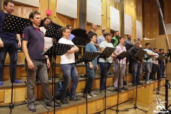 В Первой музыкальной студии Хор Сретенского монастыря записывает диск с песнями военных лет к 75-летию Великой Победы