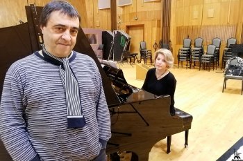«Это порадует многих людей во всем мире»: в Первой студии записали миниатюры Гии Канчели