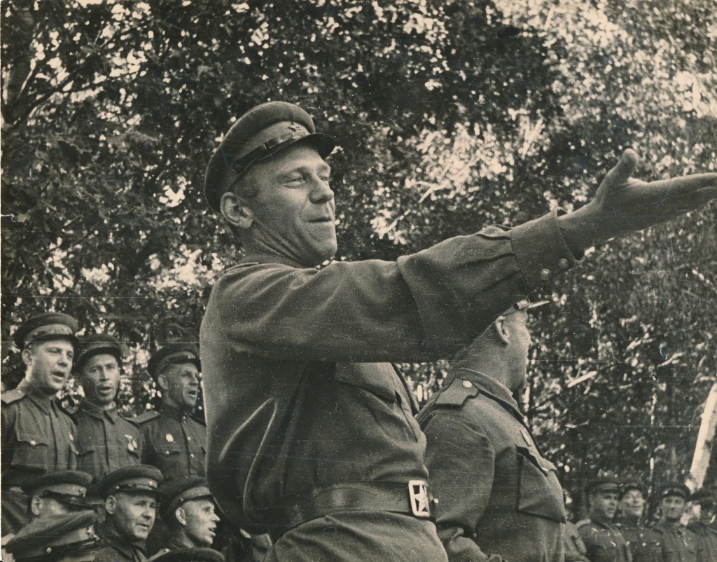 Архивное фото: Ансамбль имени А. В. Александрова в годы Великой Отечественной войны